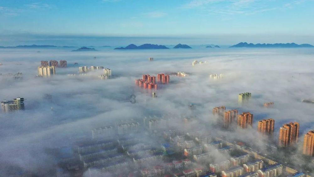 雪佛兰科鲁兹手动挡怠速700开空调1000转是怎么回事？游戏画面